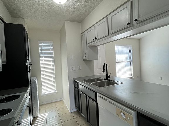 5th image of 2253 Donna Dr
