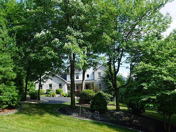 2nd image of 3 Sassafras Ln
