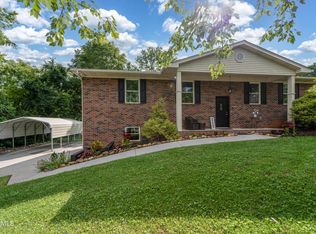 2014 S Belmont Dr, Maryville, TN 37804