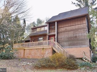 93 Teen Challenge Rd, Womelsdorf, PA 19567