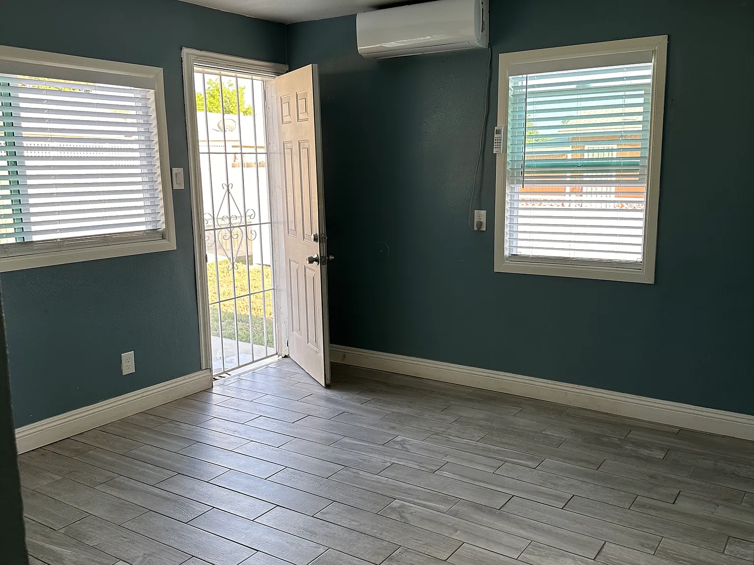 35018 Avenue D — Photo 2
