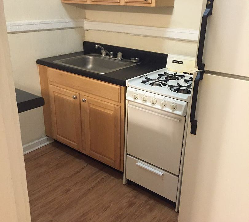 2nd image of 3033 Park Ave APT 2