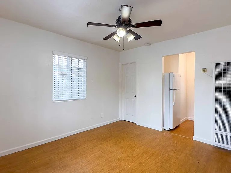 260-262 S Gregory St #&-301-307 — Photo 9