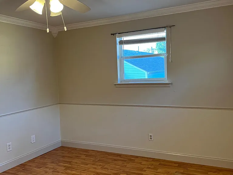 519 Constantinople St #B — Photo 14