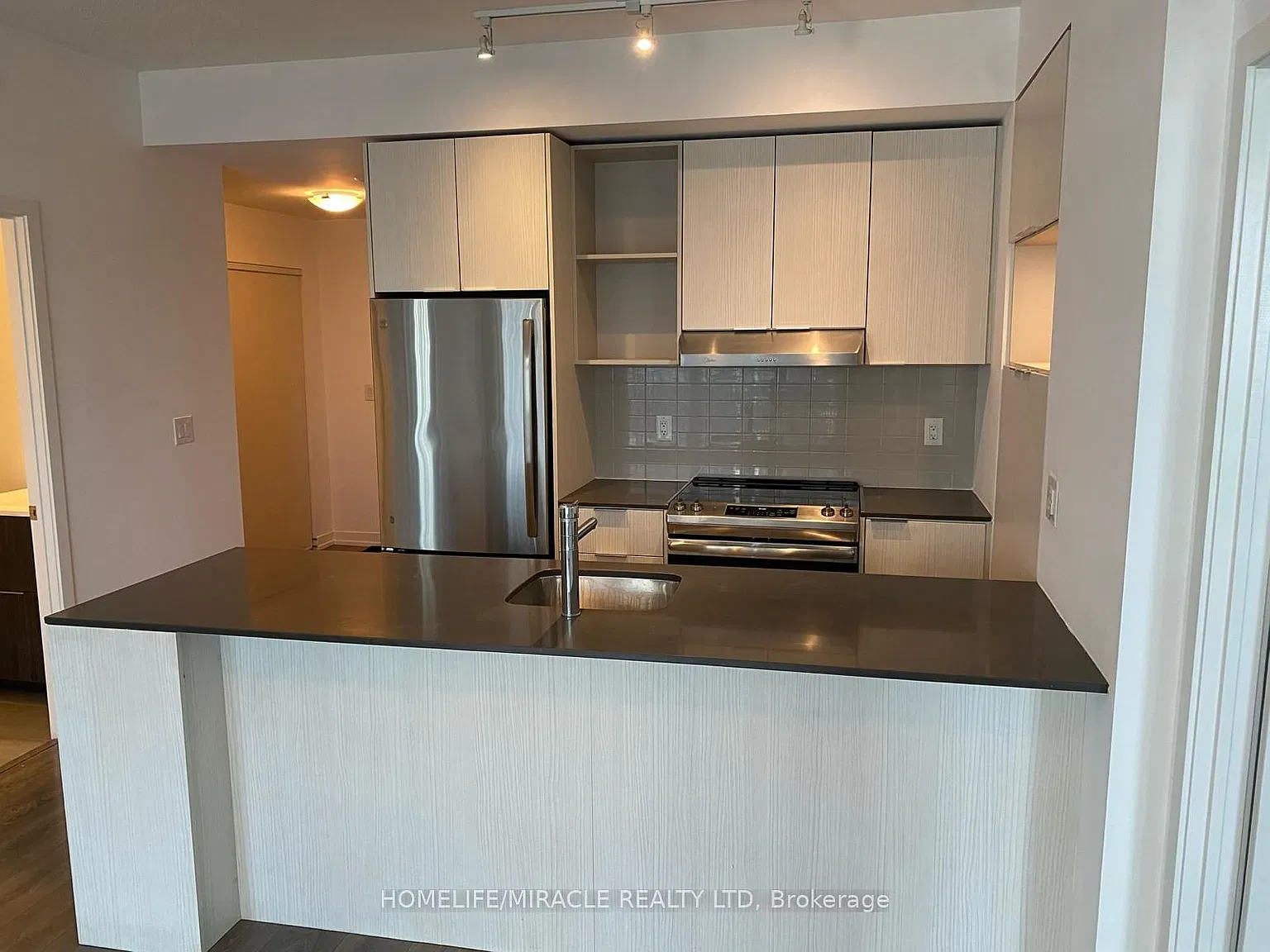 2 bed, $3,000 — Photo 4