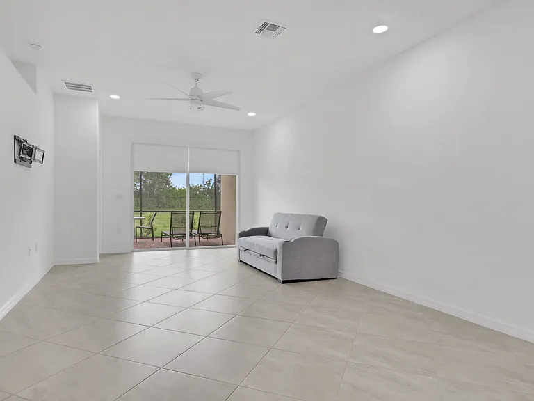 1644 Alameda Dr — Photo 8