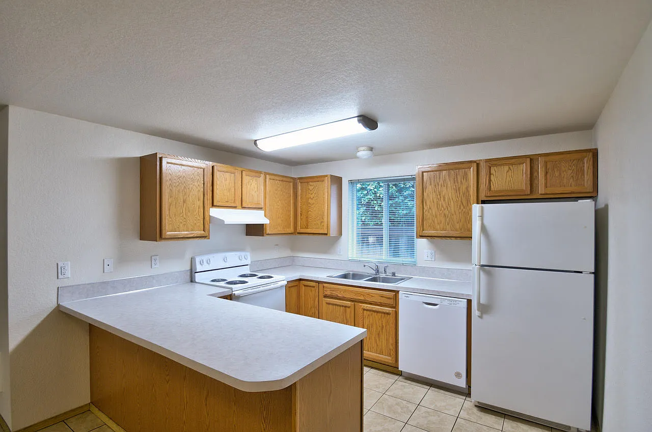 3 bed, 1000 sqft, $2,295 — Photo 4