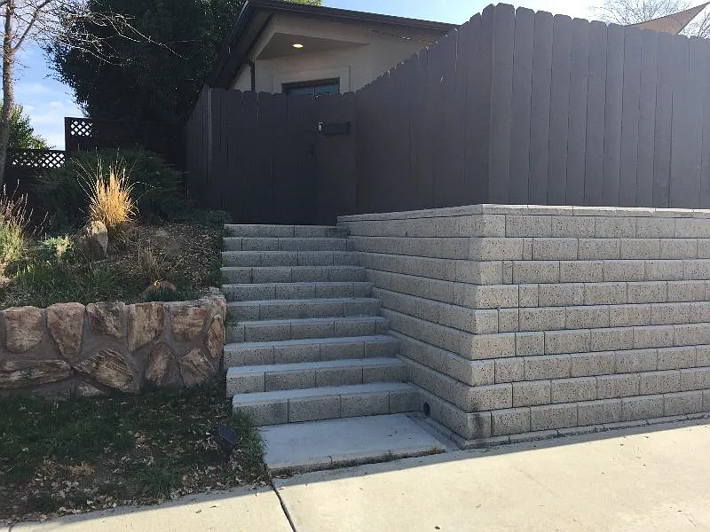Building Photo - 805 Red Cloud Rd #2