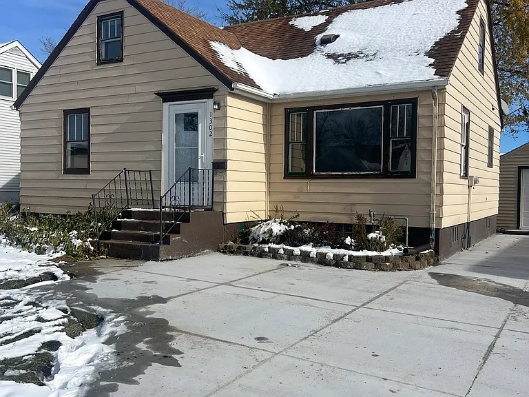 1302 McMillan St — Photo 1