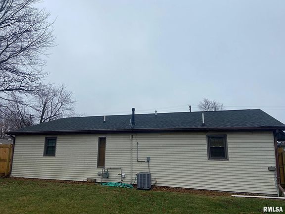 4th image of 412 Oak St