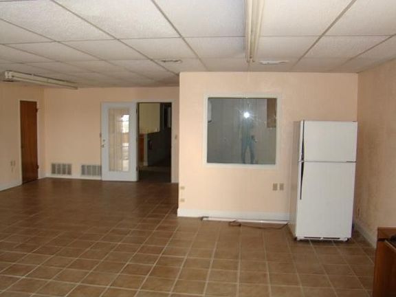 5th image of 2420 E Highway 190