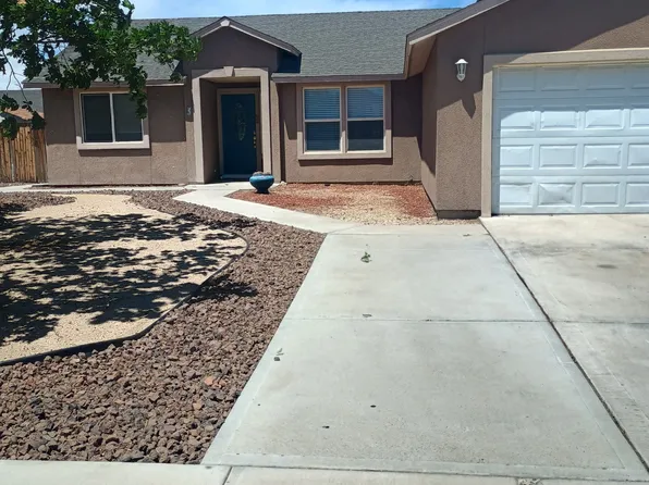 665 Jennys Ln, Fernley, NV 89408