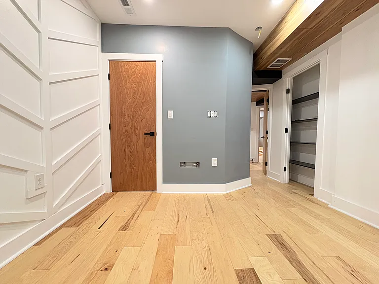 5842 Hobart St #3 — Photo 11