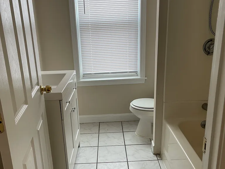 220 Davis St #2 — Photo 6