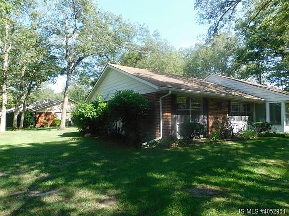 3rd image of 147A Farrington Ct #100A