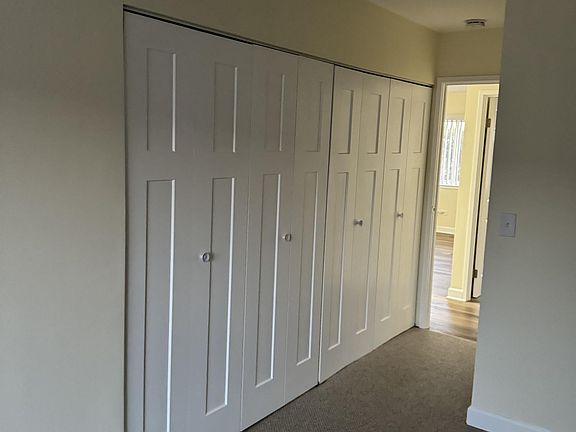 4th image of 702 W Huntington Commons Rd