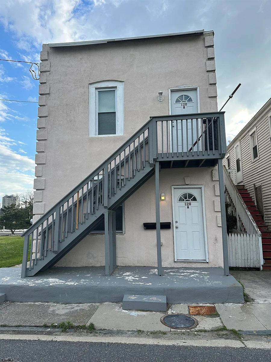 Building Photo - 120 N Congress Ave #A-1