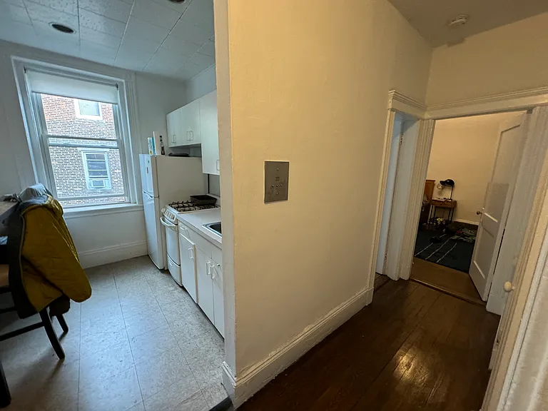 120 Warren St #3 — Photo 8