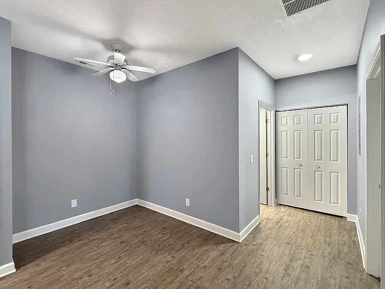 Cross Lake Apartments — Photo 104
