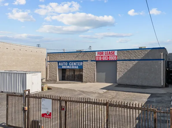 15933 Arminta St, Van Nuys, CA 91406