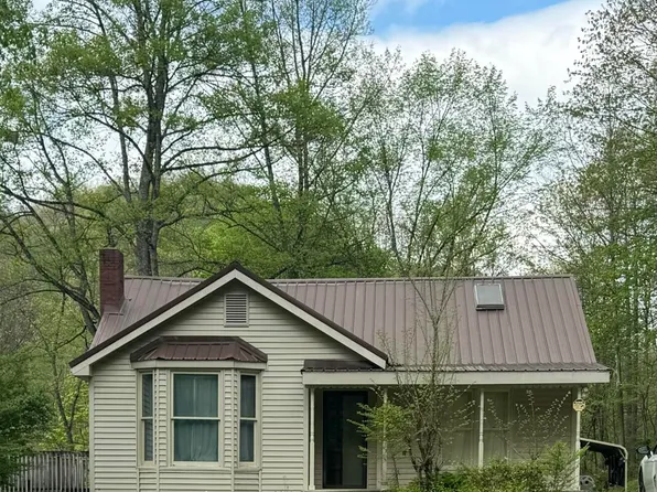 82 Millstone Dr, Millstone, KY 41838