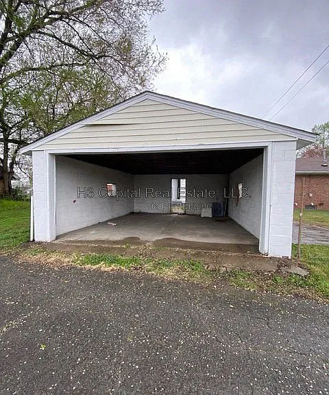 1715 Edwardsville Rd — Photo 20