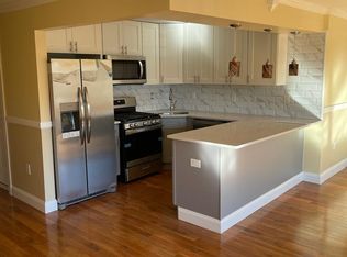 20507 104th Ave #2, Saint Albans, NY 11412
