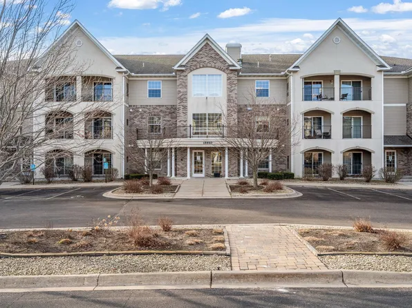 15550 Linnet St NW APT 304, Andover, MN 55304