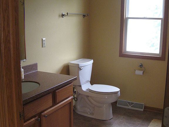 4th image of 4370 Fox Hills Dr