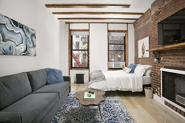 Rented by Roomors Living Inc | media 2