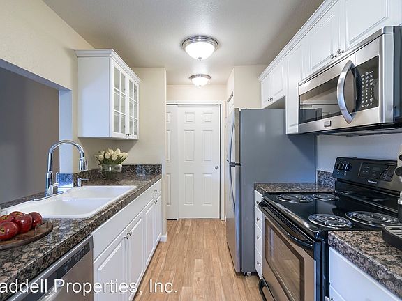 4th image of 6218 Lakeview Dr #6
