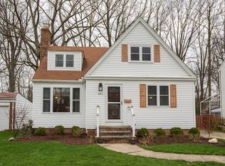 4162 W 215th St, Fairview Park, OH