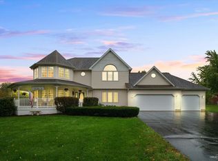 216 Country Ln, Yorkville, IL 60560