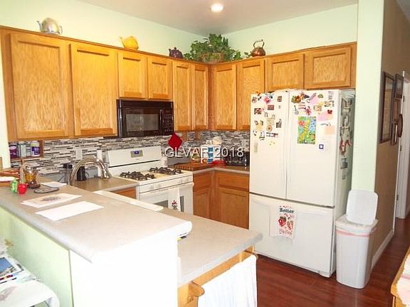 3rd image of 2637 Peoria Ave