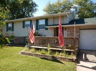 115 Brougham Rd, Robins, IA 52328