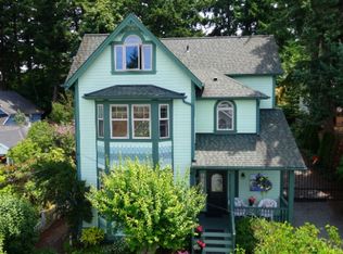 511 S 3rd St, La Conner, WA 98257
