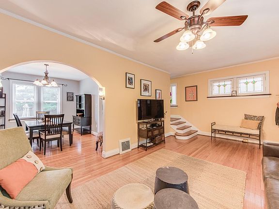 3rd image of 4019 Parker Ave