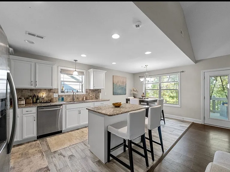 2828 Russet Ridge Dr — Photo 9