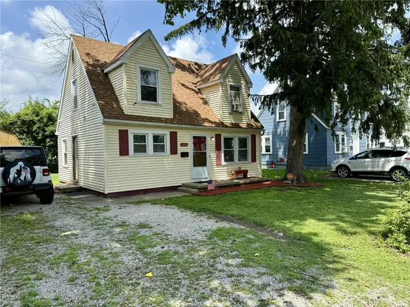 1410 14th St, Charleston, IL 61920