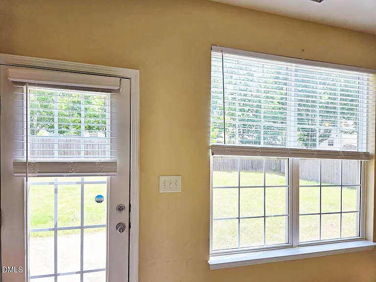 105 Chandler Springs Dr — Photo 7