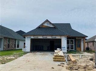 215 Aston Ln, Sulphur, LA 70665