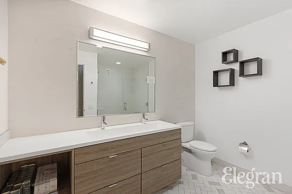 Sold by (Legacy) Elegran | media 21