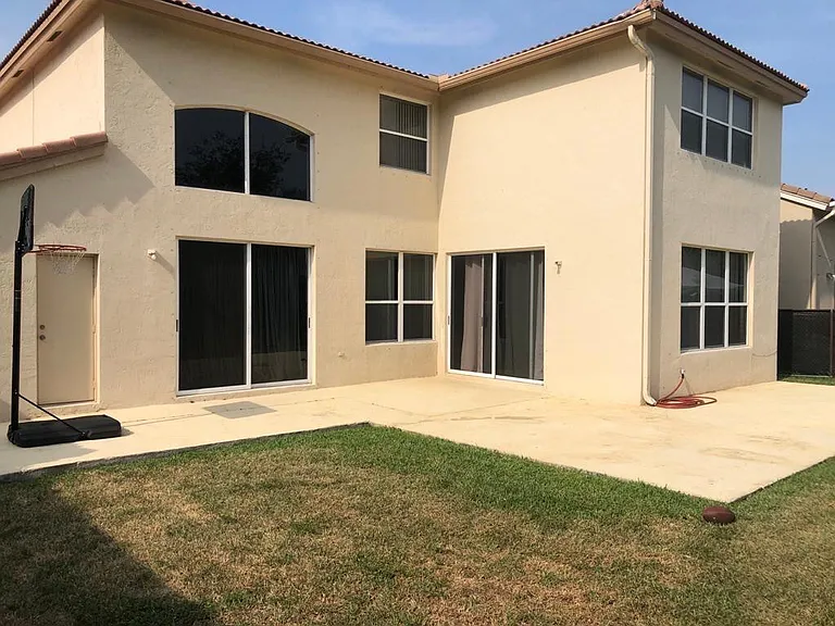 5414 NW 48th St — Photo 23