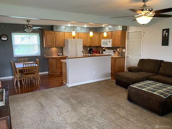 4th image of 164 Oak Dr