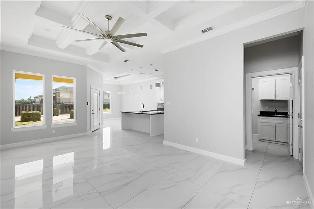 3 bed, 2.5 bath, 1650 sqft, $2,000 — Photo 3