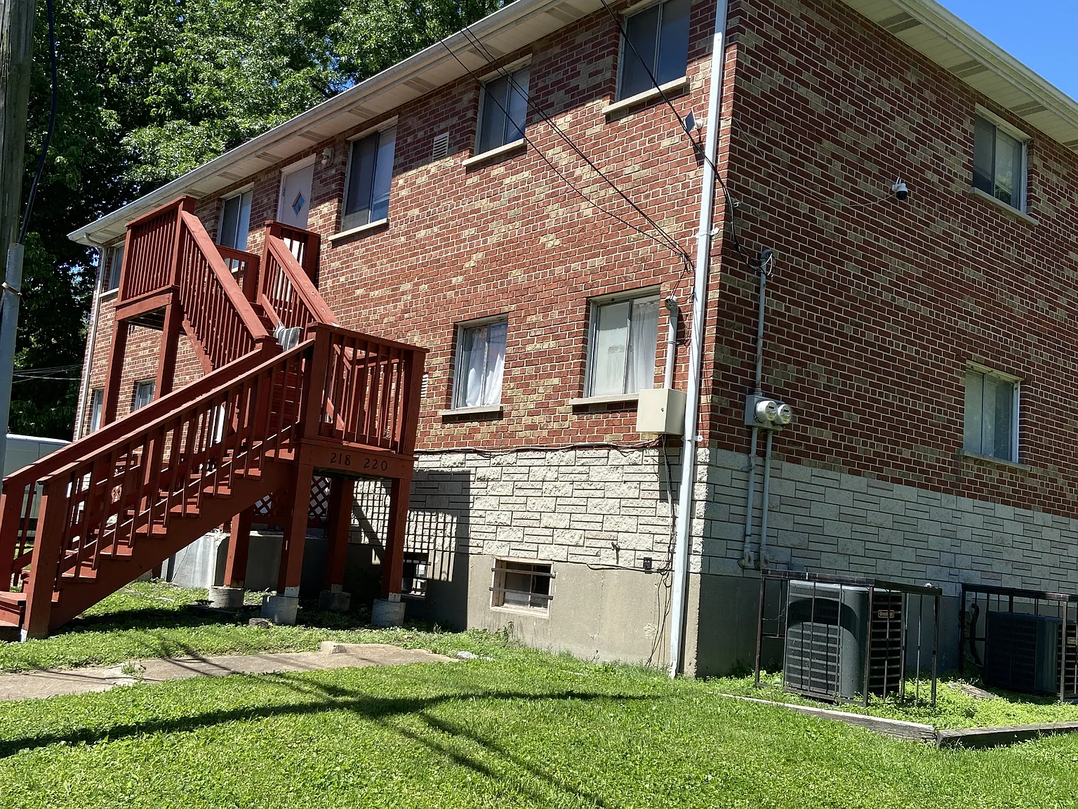 218-220 Bellerive Boulevard - 218A — Photo 2