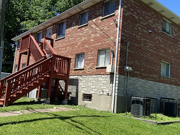 2nd image of 218-220 Bellerive Blvd #218A