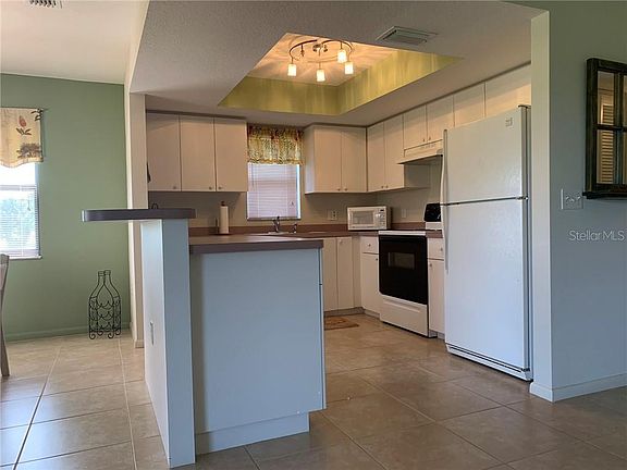 4th image of 2439 Twin Dr #8