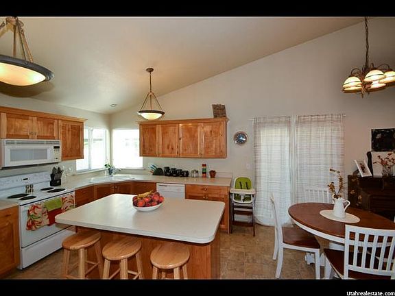 3rd image of 4172 N Bay Cir