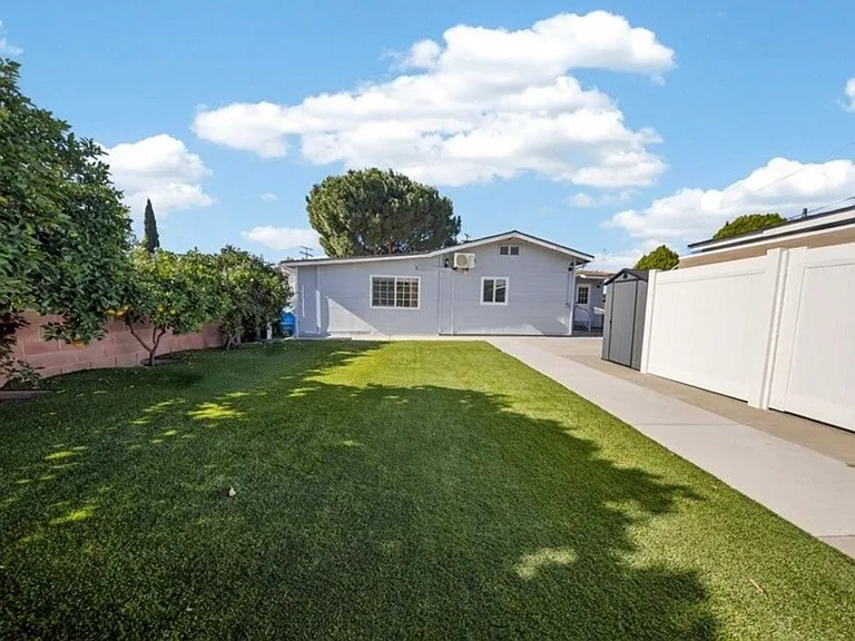 8100 Bellaire Ave — Photo 18